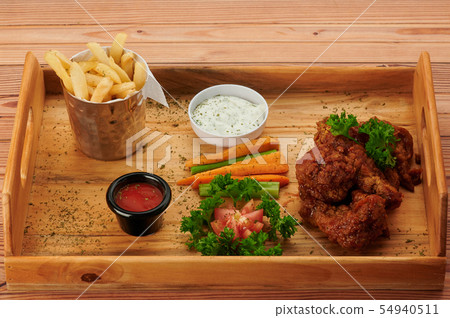 Fried chicken wings 54940511