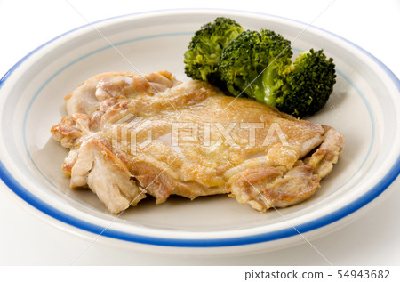 Chicken saute 54943682