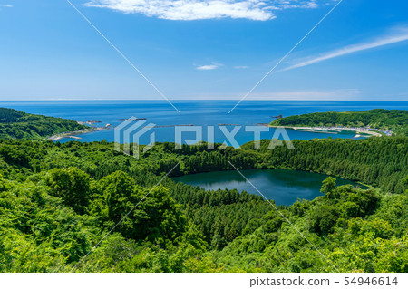 [Oga Peninsula, Akita Prefecture] The view of Ninomegata, Toga Bay and the Sea of Japan from Hachibodai is truly spectacular 54946614