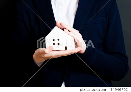 House image Woman 54946702