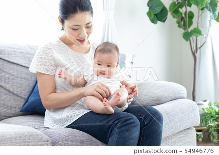 家庭媽媽和寶寶 54946776