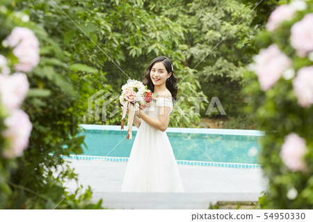 Female bridal image 54950330