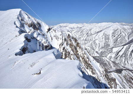 從谷川附近看到的通往Ichino Kura Ona和繞線機山的邊界脊線Take Ichino Kurasawa Nozoki 54953411