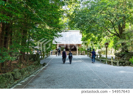 穿上伊勢神宮 穿上伊勢神宮 54957643