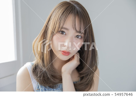 Straight hair Japanese hairstyle 54957646