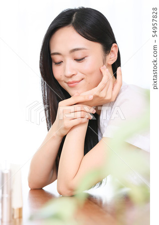 Young woman (beauty image) Young woman (beauty image) 54957828