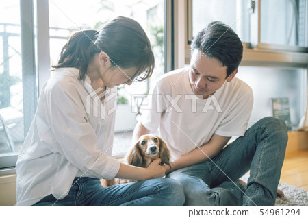 Living with a dog Couple Couple 54961294