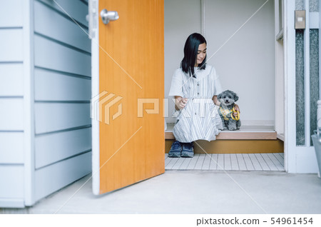 Life with a dog Woman 54961454