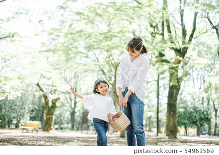 Family lifestyle park 54961569