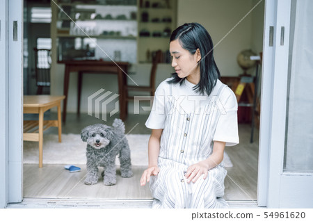 生活與狗女人 54961620