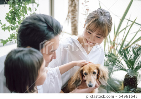 Life with a dog Family 54961643