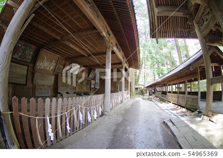 Shinshu Kamisuwa Suwa Shrine Kamisha Nukado (Emadou) The main shrines of Suwa Shinto shrines throughout Japan It is famous for the once-on-a-day festival Shinshu Kamisuwa Suwa Shrine Kamisha Nukado (Emadou) The main shrines of Suwa Shinto shrines throughout Japan It is famous for the once-on-a-day festival 54965369