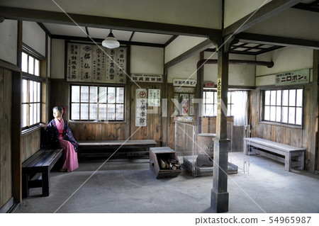 明天酒井站內部 54965987