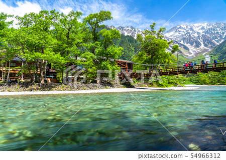 “長野縣”新鮮綠色Kamikochi Kappabashi“新鮮的綠色高峰期” “長野縣”新鮮綠色Kamikochi Kappabashi“新鮮的綠色高峰期” 54966312