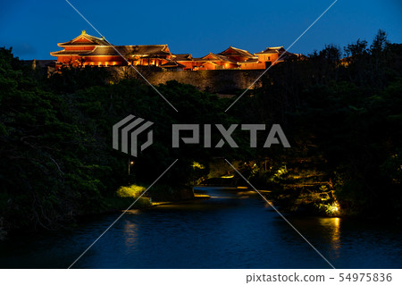 沖繩首里城夜景Ryuho Pond Koshi點亮 54975836
