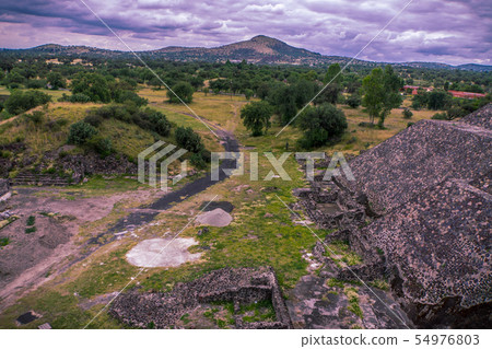 Mayan ruins of Tiotihuacan 54976803