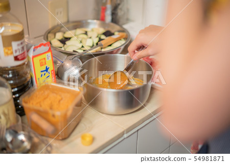 在烹飪過程中 54981871