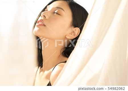 Female beauty mode Female beauty mode 54982062
