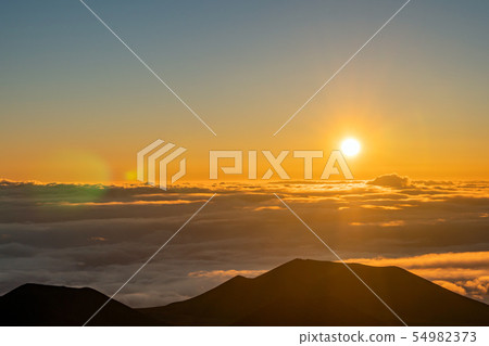 Sunrise on the summit of Mauna Kea Sunrise on the summit of Mauna Kea 54982373