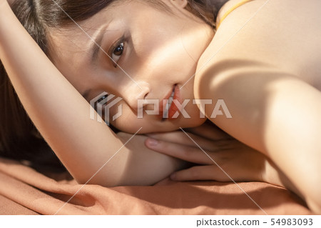 Women Beauty Highlights 54983093