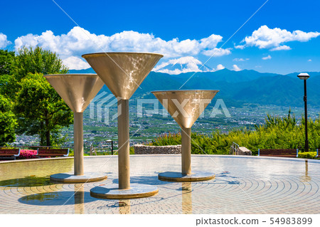 初夏的“山梨縣”甲府盆地，風光秀麗，富士山 54983899