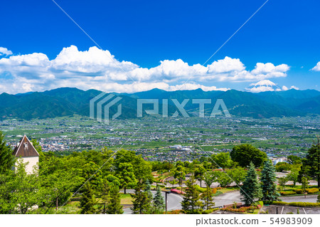 初夏的“山梨縣”甲府盆地,風光秀麗,富士山 初夏的“山梨縣”甲府盆地,風光秀麗,富士山 54983909