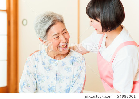 Nursing care senior female helper caregiver Nursing care senior female helper caregiver 54985001