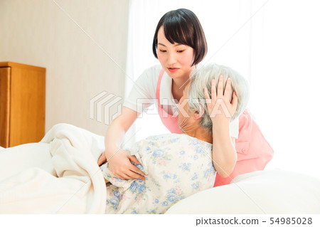 護理高級女助手看護人 54985028