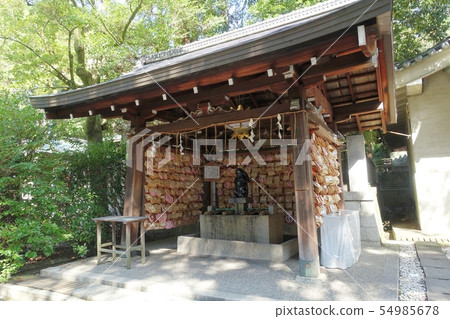 岡崎神社的黑色花崗岩兔子 54985678