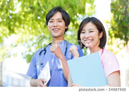 Medical image Young doctor 54987400