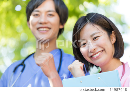 醫學圖像年輕的醫生 54987448