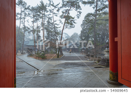 Winter scenery of Imamiya Shrine in Kyoto Winter scenery of Imamiya Shrine in Kyoto 54989645