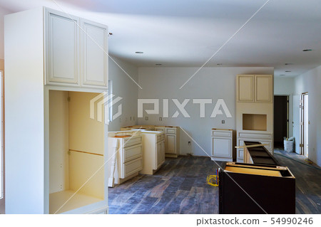 Installation of kitchen installs kitchen cabinet. Installation of kitchen installs kitchen cabinet. 54990246