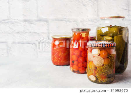 Preservation of vegetables in banks. Fermentation Preservation of vegetables in banks. Fermentation 54998970