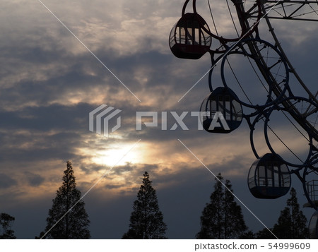 Ferris wheel  54999609