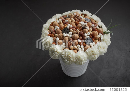 Unique bouquet made up of different types of nuts 55001823