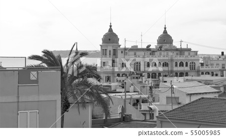 Old architecture in Alicante. 55005985