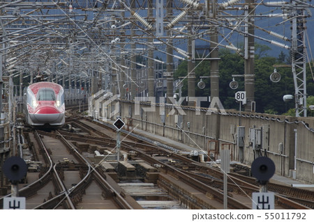 秋田新幹線系列E6（個人）進入盛岡站 55011792