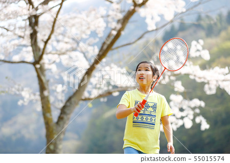 打羽毛球的女孩在佐倉下 55015574