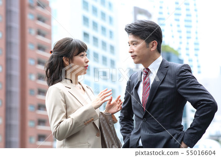 商人男人和女人中間 55016604