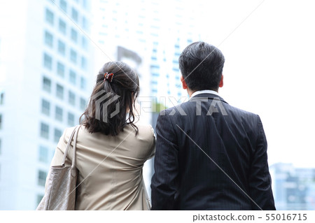 商人男人和女人中間 55016715