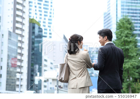 商人男人和女人中間 商人男人和女人中間 55016947