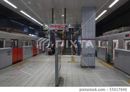 [SR26] Saitama Kosoku Railway at Urawa Misono Station platform 55017940