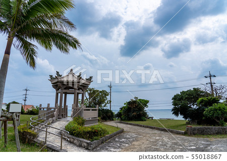 The sea seen from the hexagonal weir next to Okinawa Togashijima, Ishigaki Island 55018867