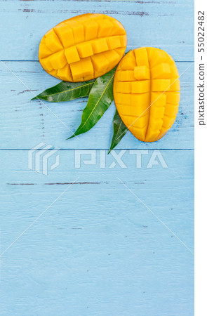 Mandarin cut Mango cut Mango Flat lay Mango cut Mango 55022482
