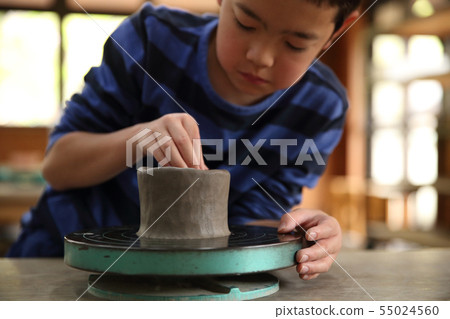 孩子們做陶器 孩子們做陶器 55024560
