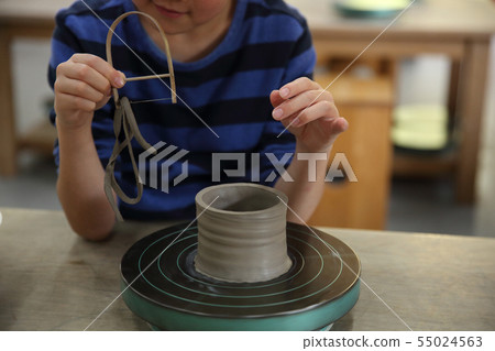 孩子們做陶器 孩子們做陶器 55024563