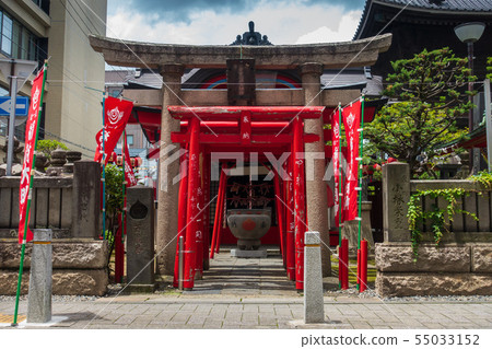 Tsuji Mori Inari Shrine: Torii Central Matsumoto City 55033152