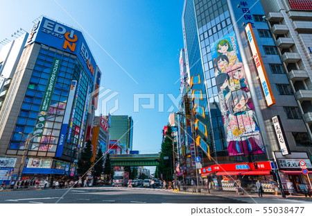 日本秋葉原,東京的東京都市風景。雨季晴天= 2019年7月17日拍攝 日本秋葉原,東京的東京都市風景。雨季晴天= 2019年7月17日拍攝 55038477