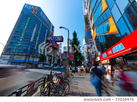 日本秋葉原,東京的東京都市風景。雨季晴天= 2019年7月17日拍攝 日本秋葉原,東京的東京都市風景。雨季晴天= 2019年7月17日拍攝 55038478
